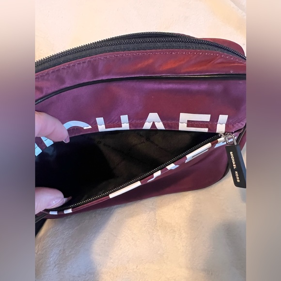 Michael Kors Crossbody - Picture 2 of 6